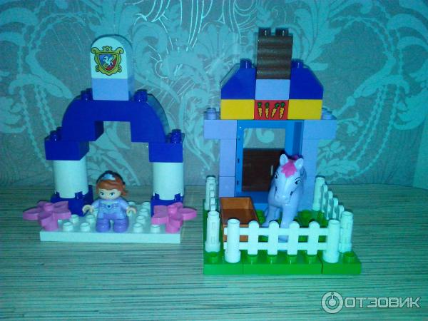 Конструктор Lego Duplo София Прекрасная: королевская конюшня фото