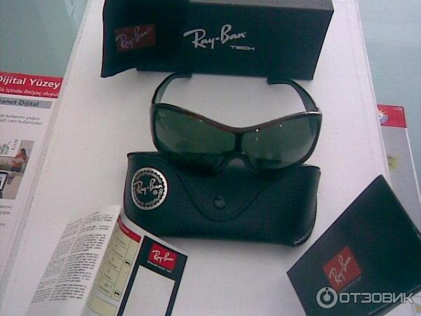 Солнцезащитные очки Ray Ban модель RB4087 601S фото