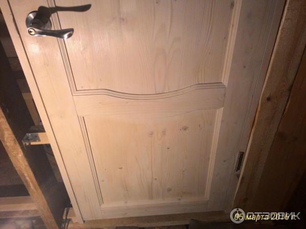 дверь покрытая защитным средством для саун