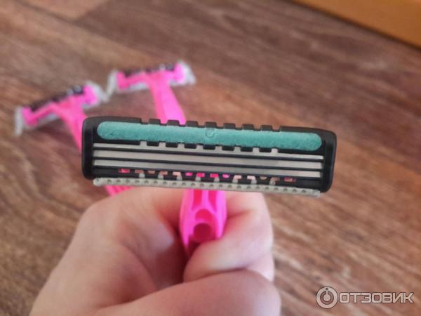 Одноразовый станок для бритья Schick Extra 3 Beauty фото