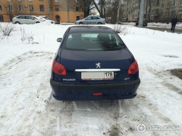 Автомобиль Peugeot 206 - седан фото