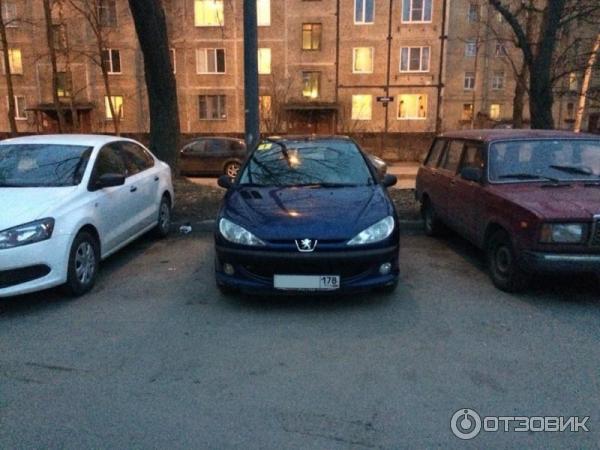 Автомобиль Peugeot 206 - седан фото