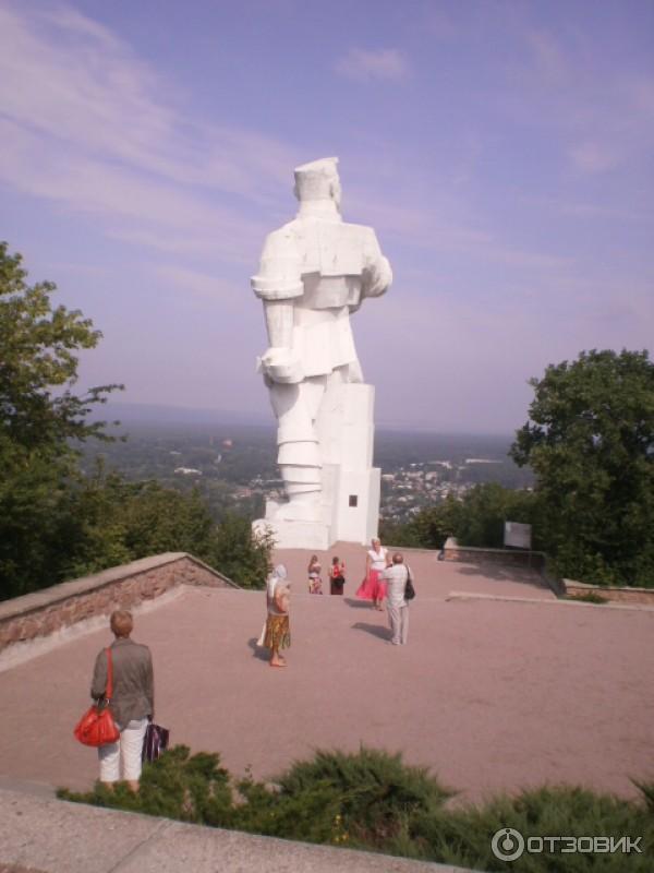 Памятник Артёму