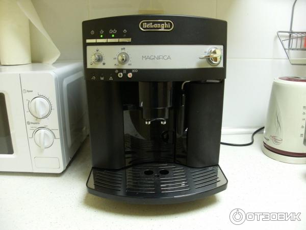 Кофемашина De Longhi ESAM3000 B