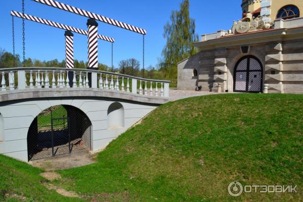 Крепость Бип в Павловске. У подъемного моста