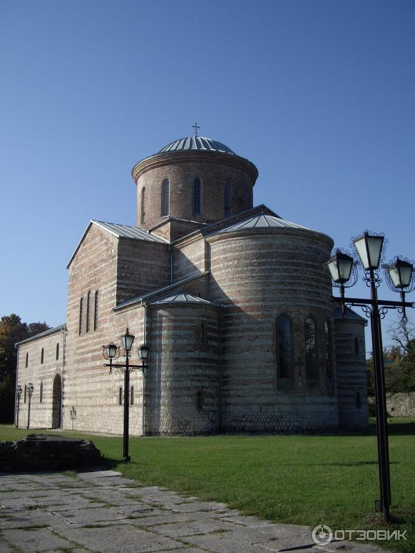 Пицундский храм