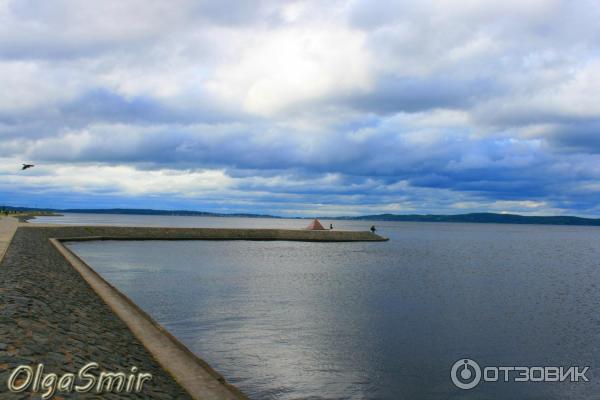 Набережная Онежского озера (Россия, Петрозаводск) фото