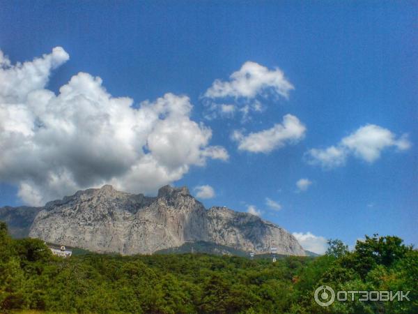 Вид из Алупки на Ай-Петри