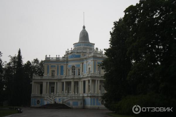 Катальная горка в дворцово-парковом ансамбле Ораниенбаум (Россия, Ломоносов) фото