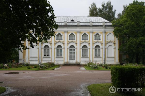 Катальная горка в дворцово-парковом ансамбле Ораниенбаум (Россия, Ломоносов) фото