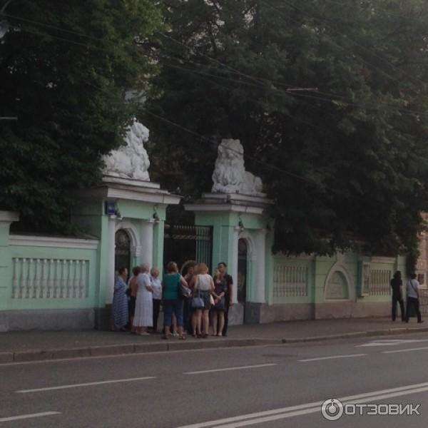 въездные ворота со львами