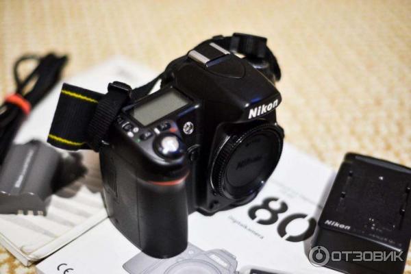 Цифровой зеркальный фотоаппарат Nikon D80