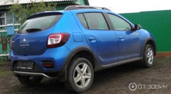 Автомобиль Renault Sandero Stepway хэтчбэк фото