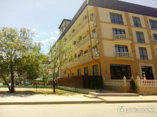 Отель GOLDEN RESORT (ГОЛДЕН РЕЗОРТ) 3* (Россия, Краснодарский край, пос. Новомихайловский) фото