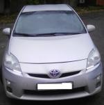 Автомобиль Toyota Prius - хэтчбек фото
