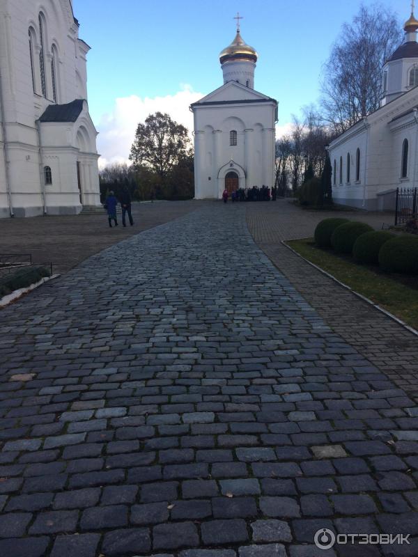 Монастырский двор