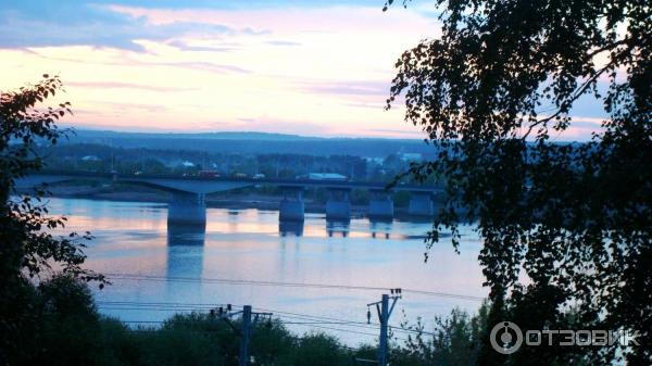 Смотровая площадка с бинокуляром у планетария (Россия, Пермь) фото