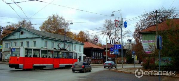 Смотровая площадка с бинокуляром у планетария (Россия, Пермь) фото