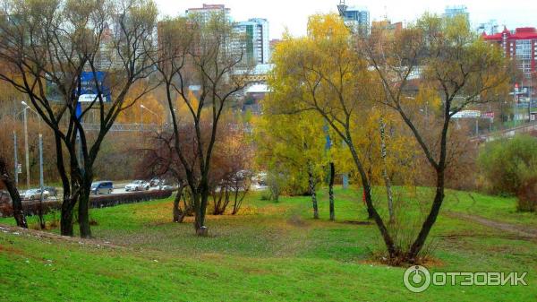 Смотровая площадка с бинокуляром у планетария (Россия, Пермь) фото