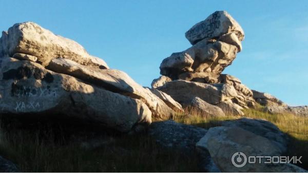 Памятник природы - скала на Жабьей горке в посёлке Калиново