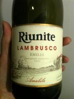 Вино игристое красное Riunite Lambrusco Emilia Amabile фото