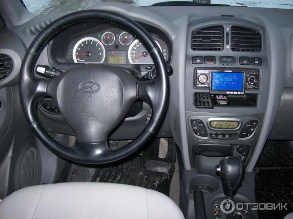 Автомобиль Hyundai Santa Fe Classic внедорожник фото