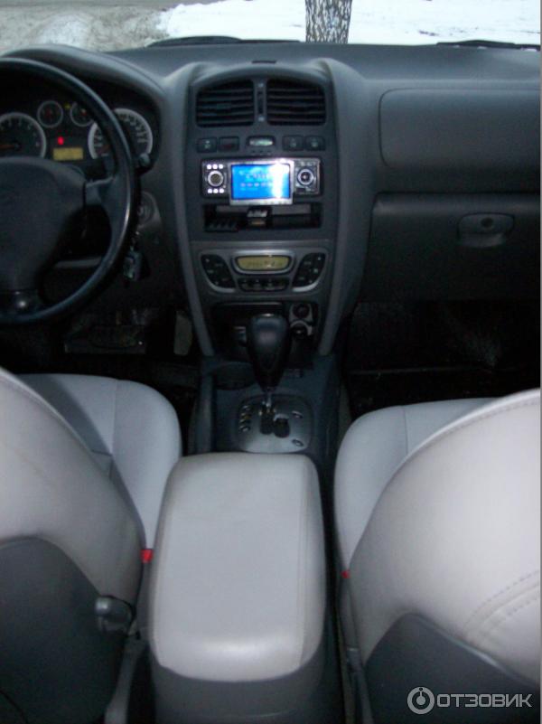 Автомобиль Hyundai Santa Fe Classic внедорожник фото