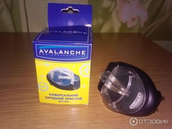 Универсальное сетевое зарядное устройство Avalanche ACH-003 фото