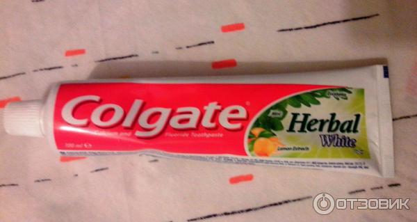 Зубная паста Colgate Herbal White фото