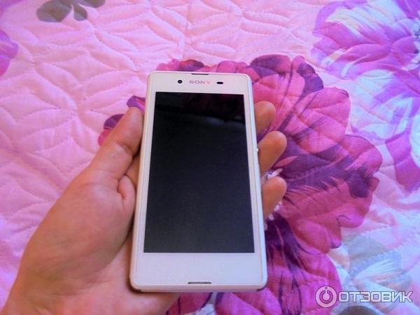 Смартфон Sony Xperia E3 фото