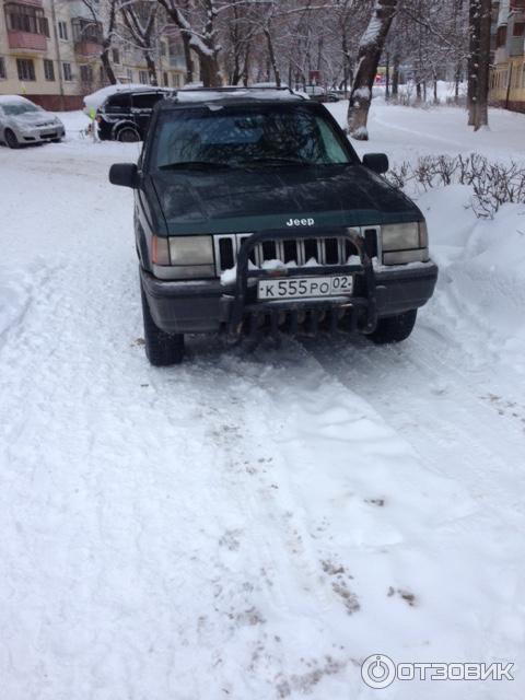 Автомобиль Jeep Cherokee внедорожник фото