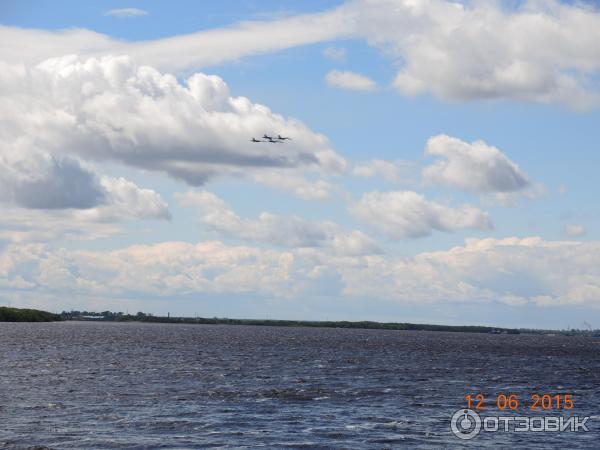 Шоу пилотажной группы Витязи над Северной Двиной в Архангельске