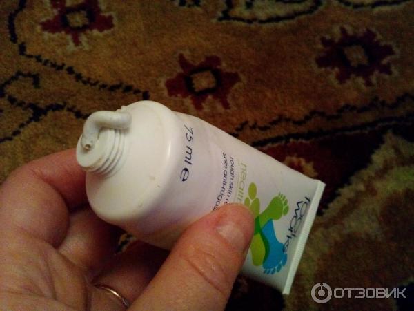 Средство для смягчения огрубевшей кожи ног Avon Footworks Healthy фото