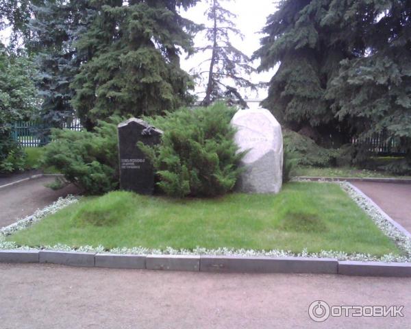 Могила шолохова
