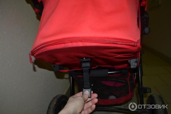 Спинка прогулочного блока коляски. Прогулочная коляска baby care incity. Фиксатор спинки прогулочной коляски. Спинка в прогулочной коляске. Регулировка спинки коляски на ремнях.