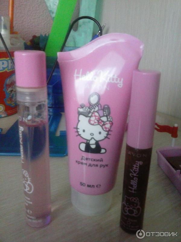 Hello avon. Avon hello Kitty набор. Hello Kitty блеск Avon. Avon hello Kitty туалетная вода. Набор эйвон Хеллоу Китти.