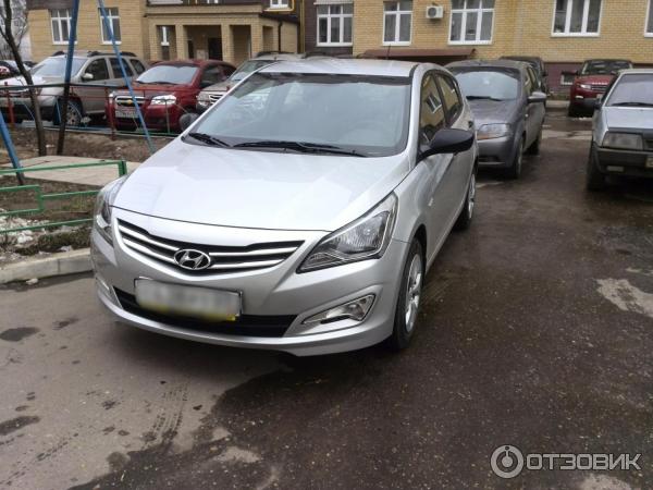 Автомобиль Hyundai Solaris - хэтчбек фото