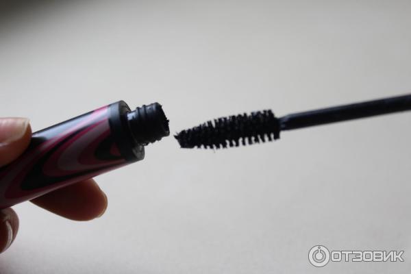 Тушь для ресниц Essence multi action mascara фото