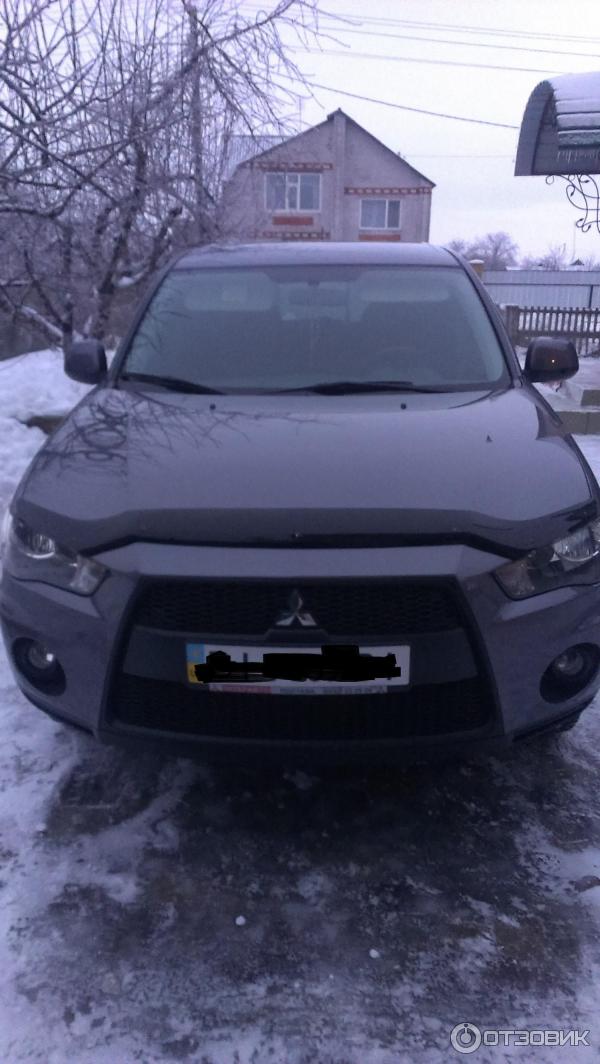 Автомобиль Mitsubishi Outlander XL кроссовер фото