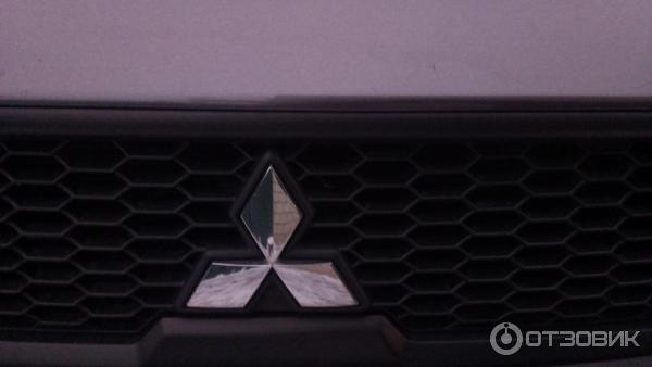 Автомобиль Mitsubishi Outlander XL кроссовер фото