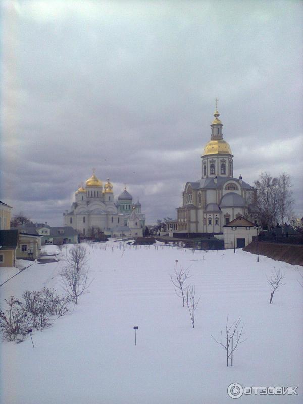 вид на монастырь с канавки