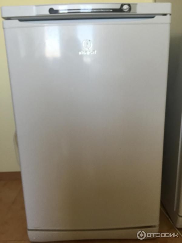 Indesit морозильный шкаф indesit sfr 100