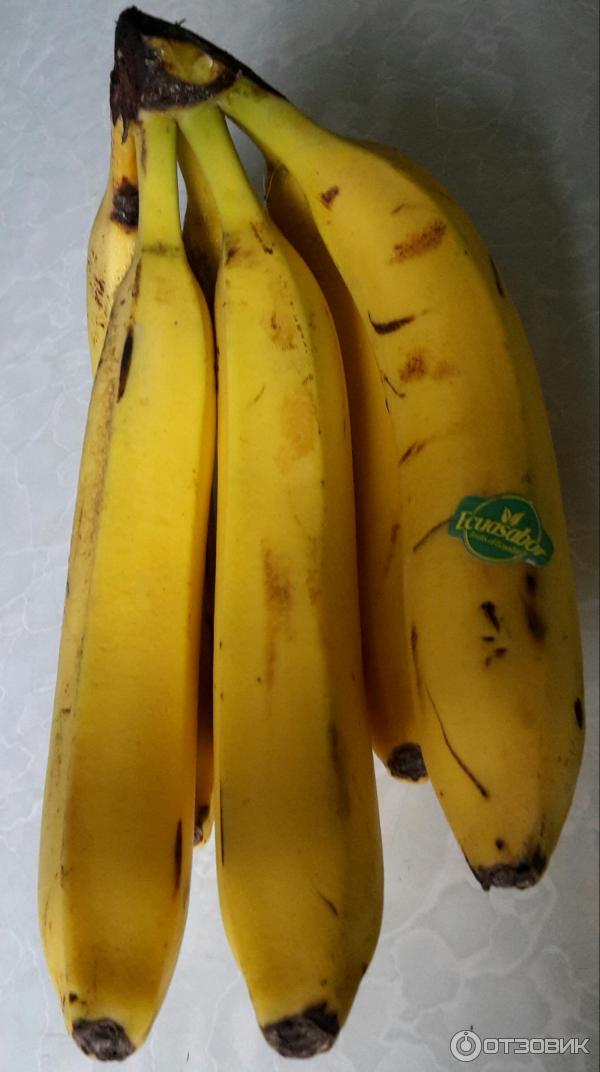 Почему чернеют бананы. Ecuasabor бананы. Банан очищенный. Темнеют листья у банана. Дефекты бананов.