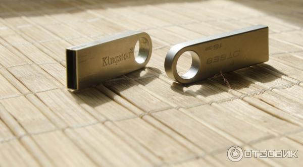 USB Flash drive Kingston DataTraveler SE9 фото