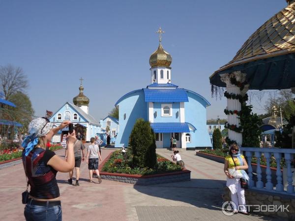 Почаевская лавра. Источник Св. Анны (Украина, Почаев) фото