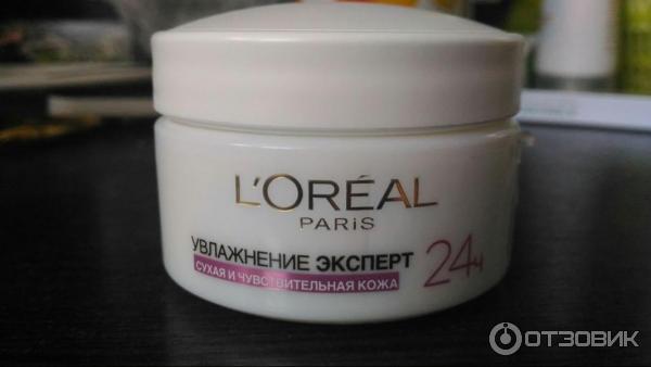 Крем для лица L'Oreal Увлажнение эксперт 24 часа для сухой и чувсвительной кожи фото