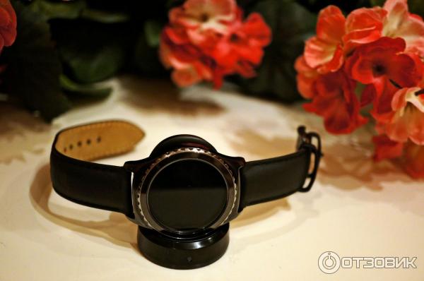 Умные часы Samsung Gear S2 фото