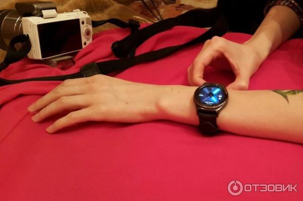 Умные часы Samsung Gear S2 фото