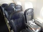 Самолет Embraer ERJ-190 фото
