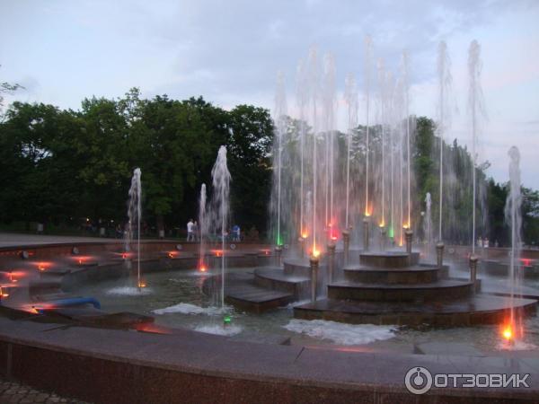 Городской сквер (Украина, Мариуполь) фото